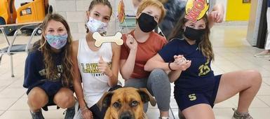 Middle School Students Conduct Fundraiser for Pet Partners