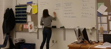 2005 Graduate Returns to Talk Shop with Students