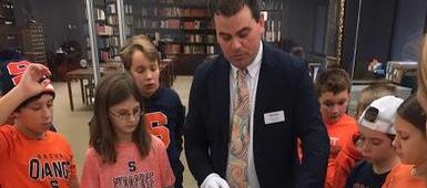 Fifth graders explore SU library